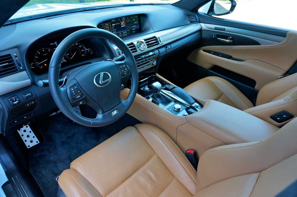 Lexus LS 460 2017  Đẳng cấp và sang chảnh với diện mạo mới